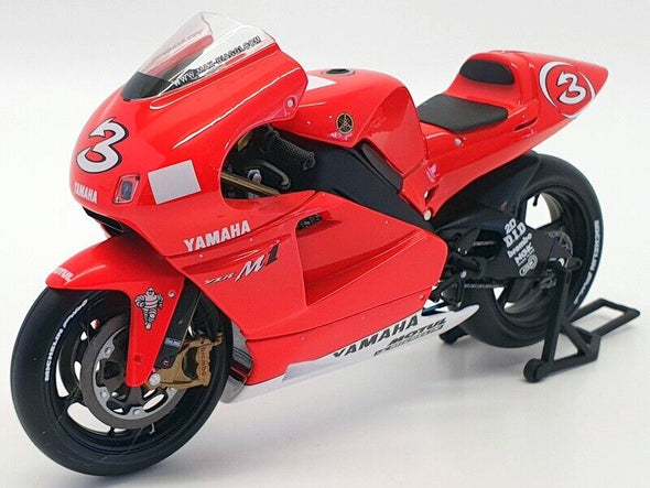 1:12 Minichamps Yamaha YZR-M1 Max Biaggi MotoGP 2002