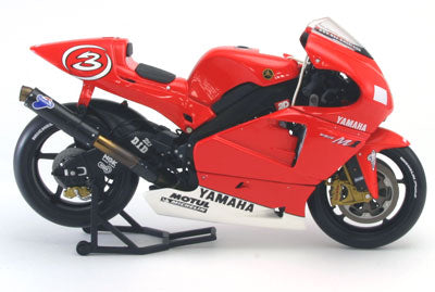 1:12 Minichamps Yamaha YZR-M1 Max Biaggi MotoGP 2002