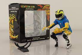 1:12 Minichamps Figurine Valentino Rossi Sachsenring MotoGP 2006 + Tyre Stand