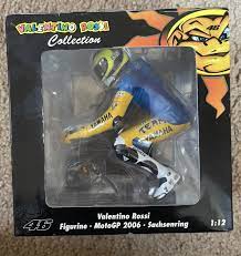 1:12 Minichamps Figurine Valentino Rossi Sachsenring MotoGP 2006 + Tyre Stand