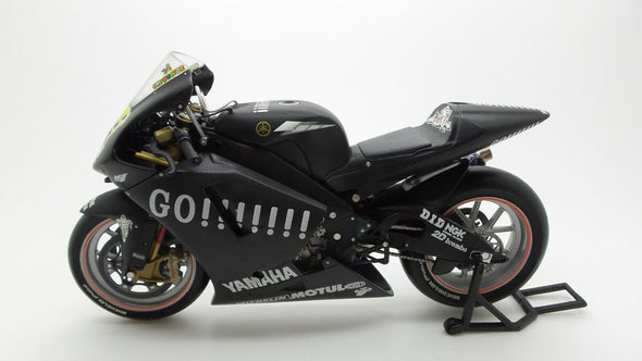 1:12 Minichamps Yamaha YZR M1 Pre-Season Test 2004 Valentino Rossi - RARE