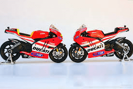 Model Bike 1:18 #46 Valentino Rossi - Ducati - Pocketbike SA